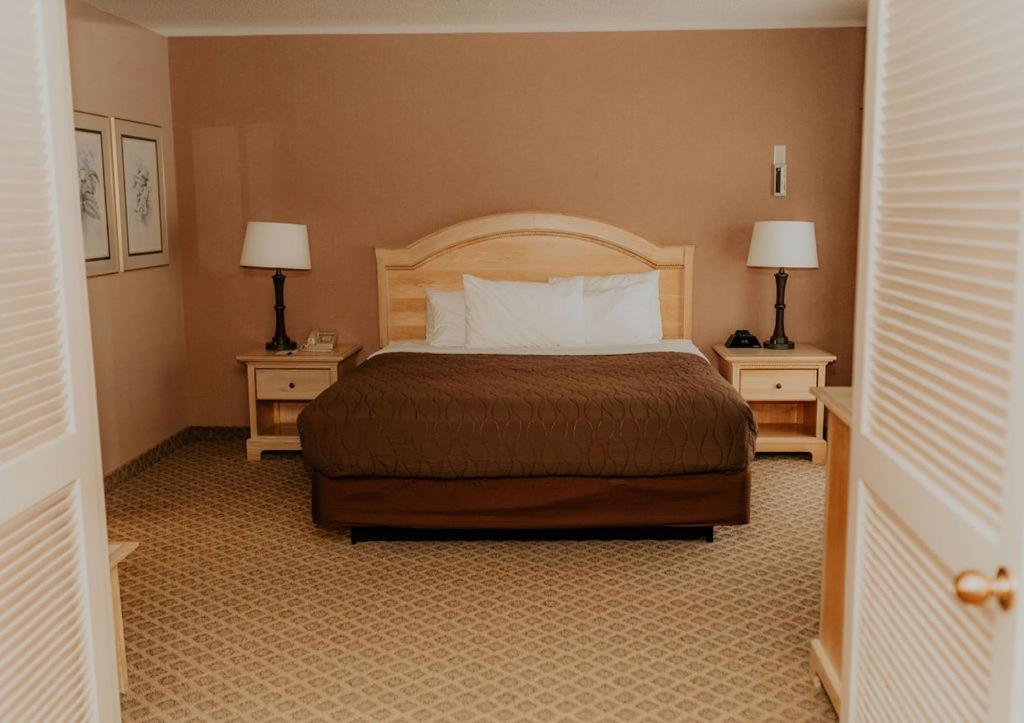 Wallace Inn Bagian luar foto