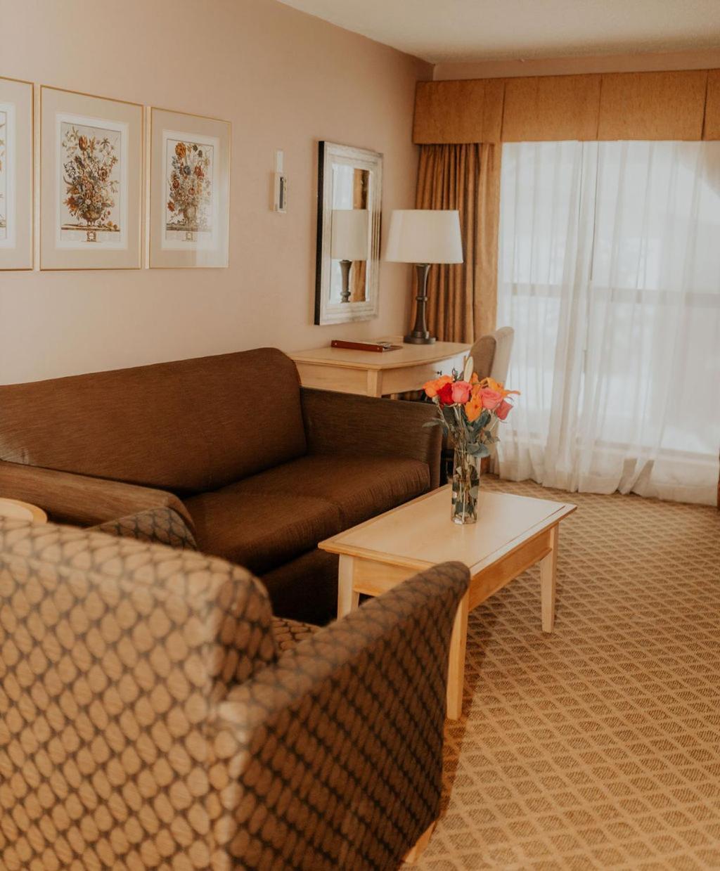 Wallace Inn Bagian luar foto
