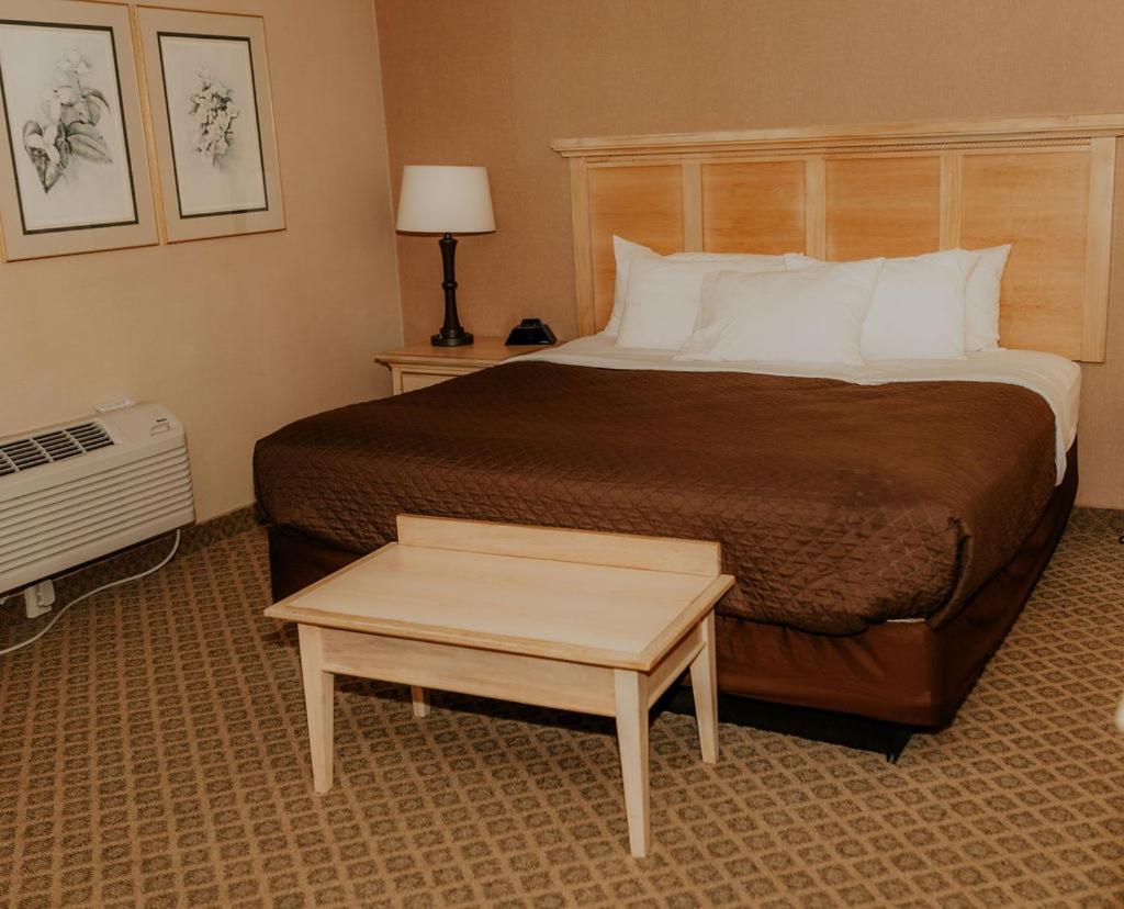Wallace Inn Bagian luar foto